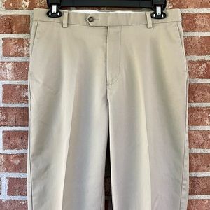 Roundtree & Yorke Classic Fit men’s khaki pants 32x30 flat front